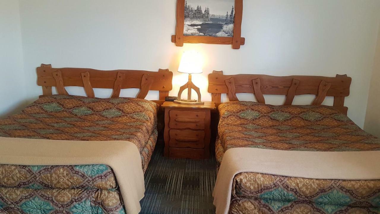 Agassiz Park Lodge - Under New Management McCreary Buitenkant foto